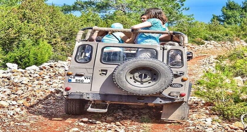 Bofrum Jeep Safari